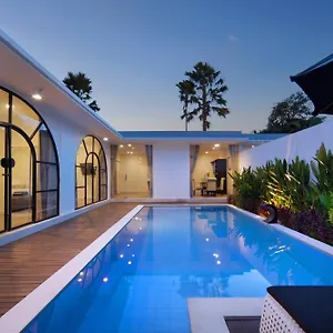 https://the-grand-daha-a-luxury-resort-spa.hotelsseminyak.net